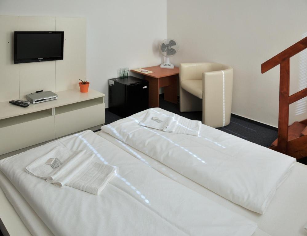 Pension Pod Vezi Kolín Chambre photo